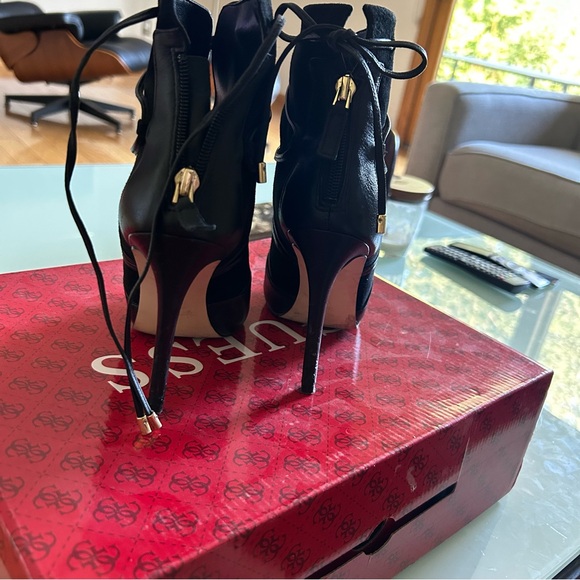 Open toes Guess Ankle Boots 5 1/2 M. - Picture 5 of 5